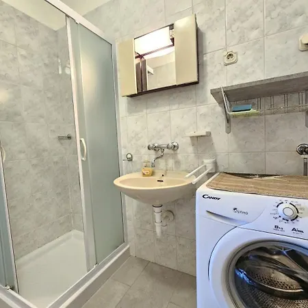 Leo Nv - For 6-7 Persons With Balcony Apartment