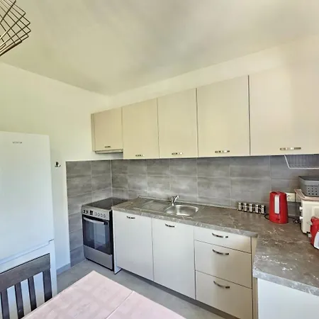 Apartment Leo Nv - For 6-7 Persons With Balcony