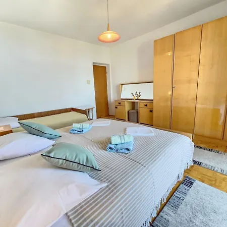 Apartment Leo Nv - For 6-7 Persons With Balcony