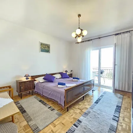 Apartment Leo Nv - For 6-7 Persons With Balcony Novi Vinodolski