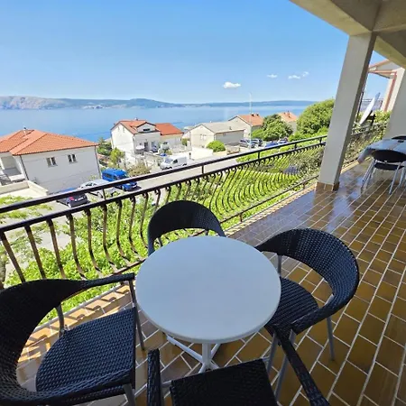 Leo Nv - For 6-7 Persons With Balcony Lägenhet Novi Vinodolski