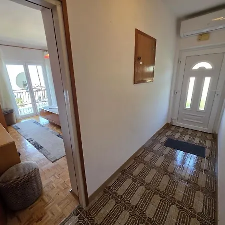 Lägenhet Leo Nv - For 6-7 Persons With Balcony Novi Vinodolski