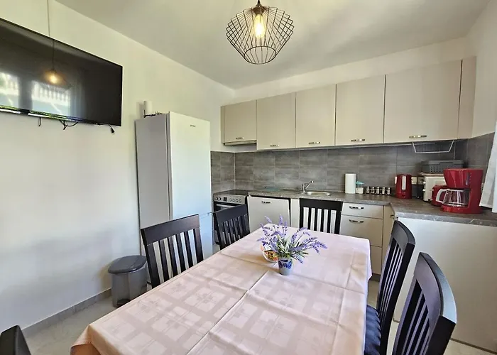 Lägenhet Leo Nv - For 6-7 Persons With Balcony *