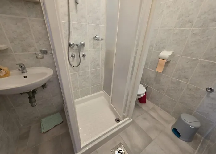 Leo Nv - For 6-7 Persons With Balcony *