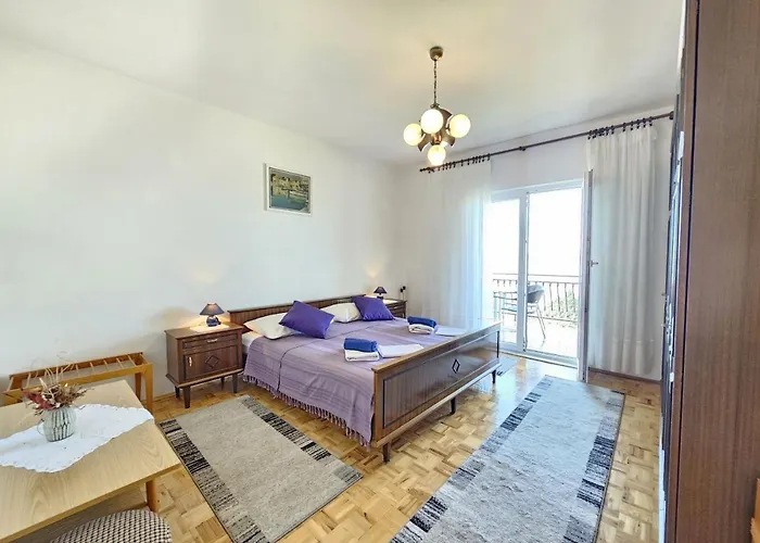 Lägenhet Leo Nv - For 6-7 Persons With Balcony Novi Vinodolski