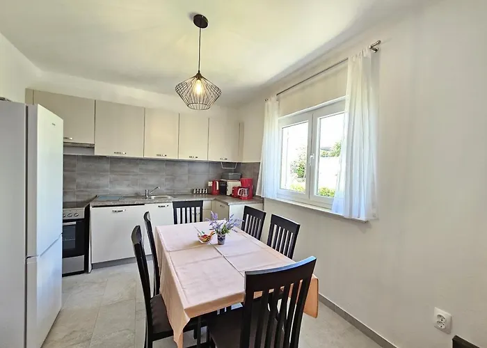 Leo Nv - For 6-7 Persons With Balcony Novi Vinodolski